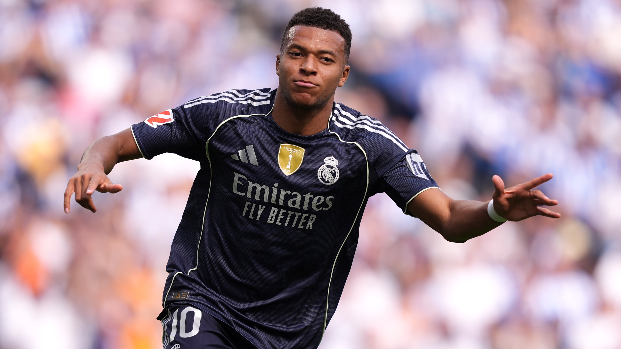 [亚冠]米内罗帽子戏法 上海申花战胜神户胜利船