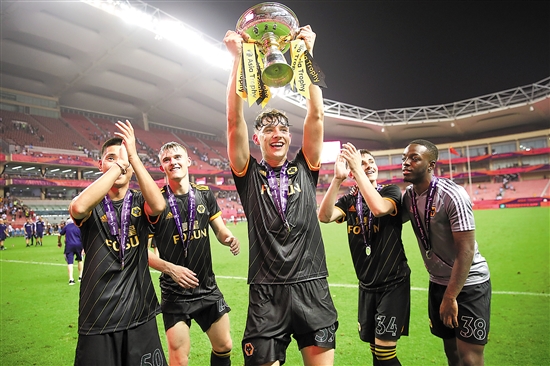 投票力压胡明轩郭艾伦！CBA探花秀携手徐杰当选第一周南区前2名